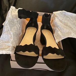 Crown Vintage black sandal